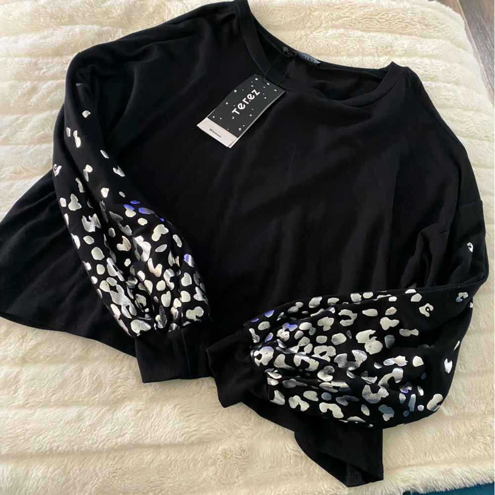 [Terez] Foil Cheetah Ballon Sleeve Sweater